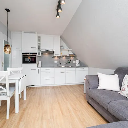 Apartment Haus Schmoekel, App Moewe Timmendorfer Strand